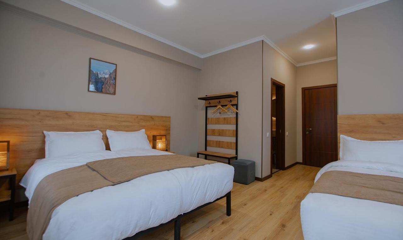 Northgate Hotel Kazbegi מראה חיצוני תמונה